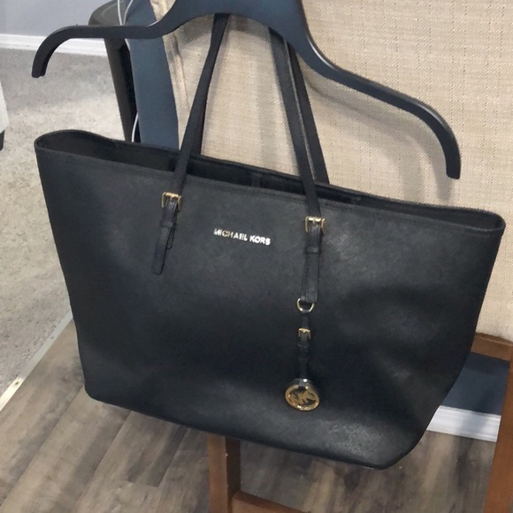 Michael Kors Handbags - Large Michael Kors Tote
